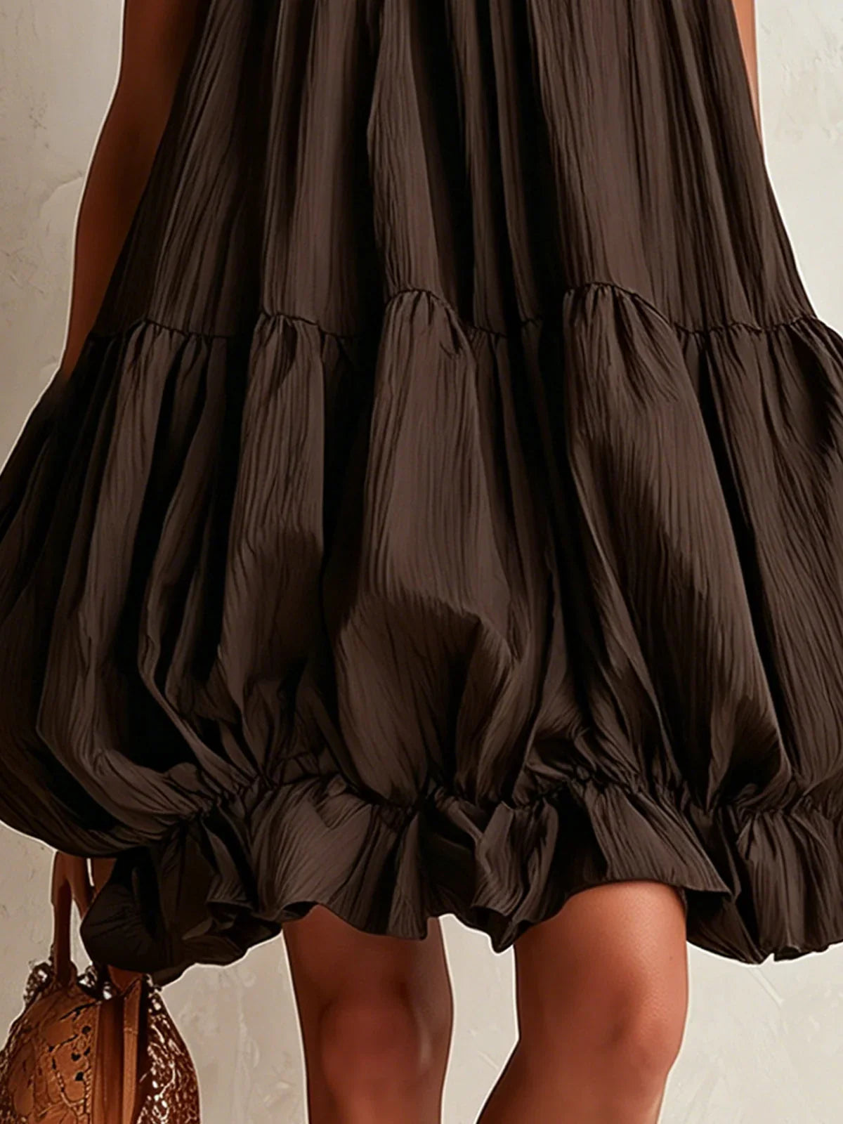 Ágata Vestido Mini Marrón sin Mangas con Bajo Abullonado