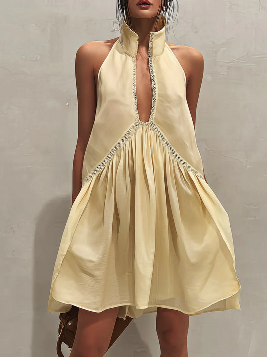 Isabela Vestido Mini Amarillo sin Mangas con Escote en V Profundo y Detalles de Encaje