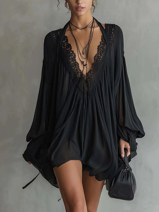 Catalina Vestido Mini de Chiffon Negro con Escote Halter y Cuello de Encaje