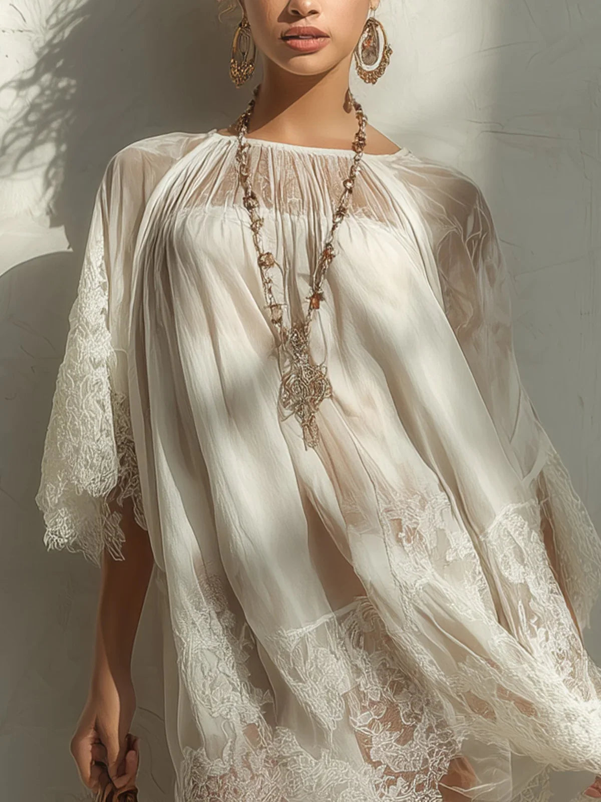 Antonia Vestido Mini de Chiffon Blanco con Paneles de Encaje