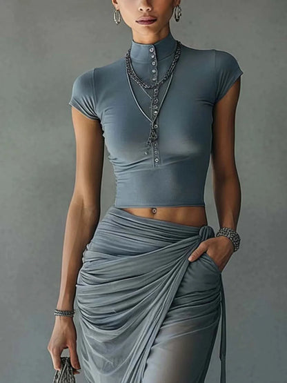 Conjunto de Top Corto Azul y Falda Drapada de Malla Semitransparente