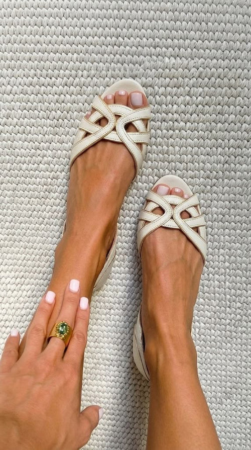 Camilla Elegantes Sandalias Trenzadas Color Crema