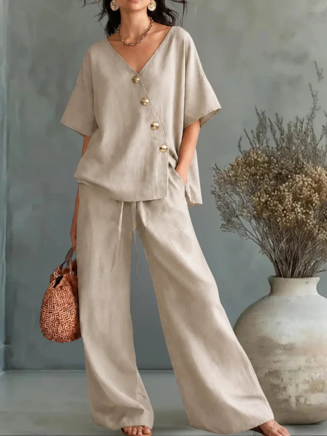 Celia Conjunto con Escote en V y Botones