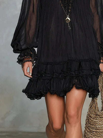 Carolina Vestido Mini de Chiffon Negro con Mangas Farol y Volantes