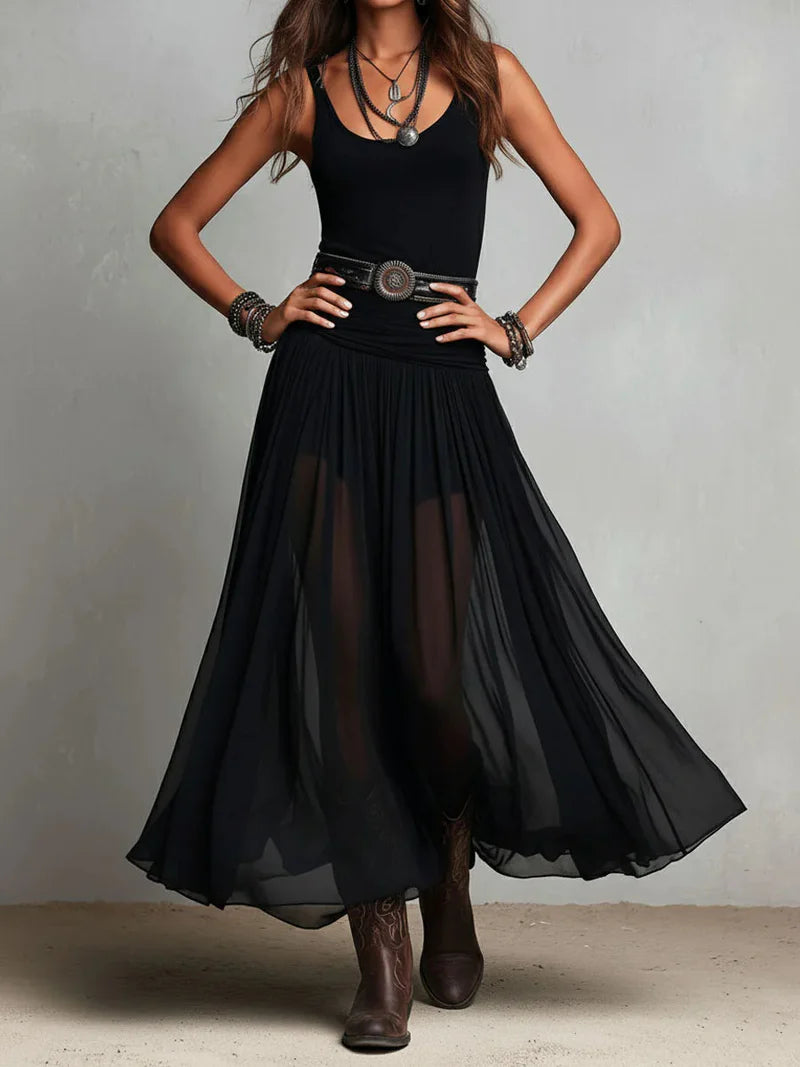 Conjunto de Top Negro Sin Mangas y Falda Maxi de Tul con Cinturón
