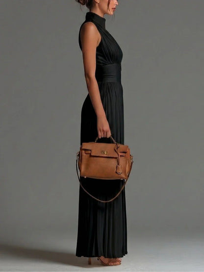 Mono Negro sin Mangas de Chiffon con Escote en V, Pliegues, Cremallera y Pernera Ancha