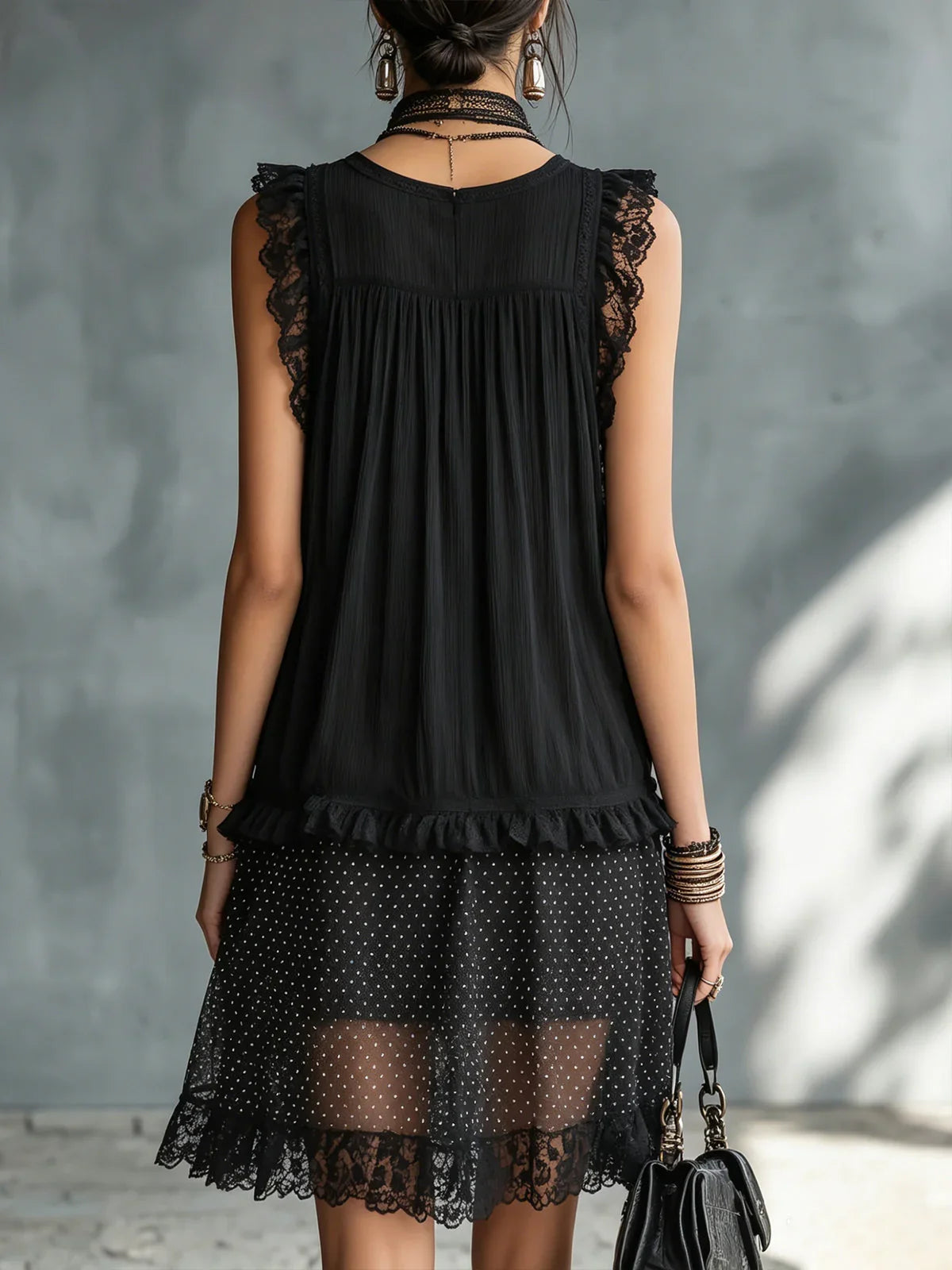 Elina Vestido Mini Negro con Tul de Lunares, Volantes y Acabado de Encaje Negro