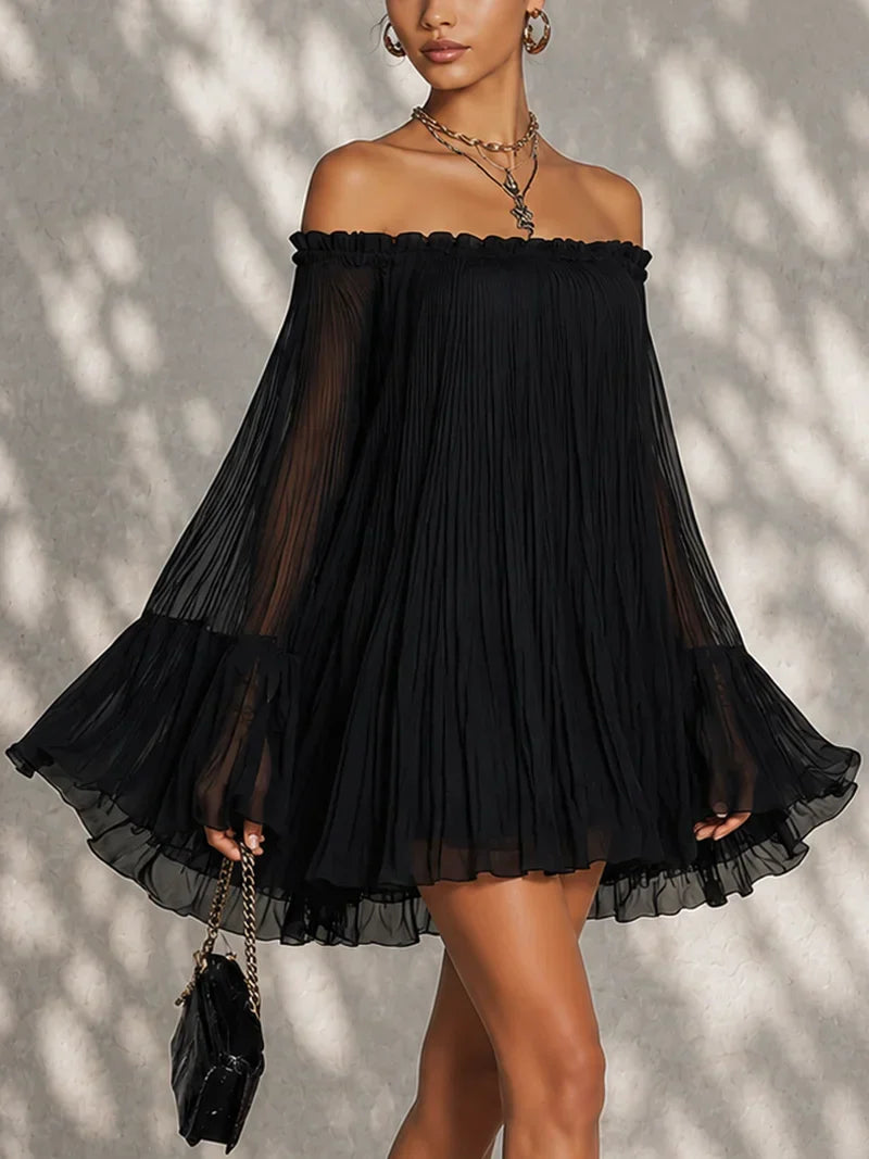 Elsa Vestido Mini Negro con Mangas Acampanadas y Volantes de Hombros al Descubierto