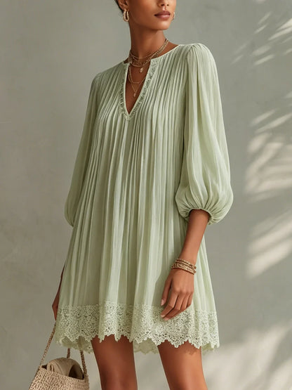 Iria Vestido Mini Verde Claro de Chiffon Plisado con Mangas Farol de Encaje