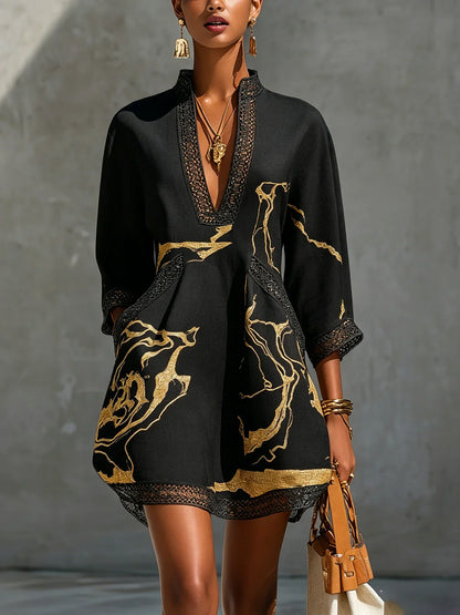 Ariane Vestido Mini Negro y Dorado de Encaje de Ganchillo con Escote en V y Estampado
