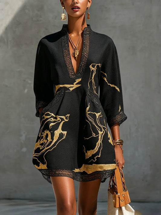Ariane Vestido Mini Negro y Dorado de Encaje de Ganchillo con Escote en V y Estampado