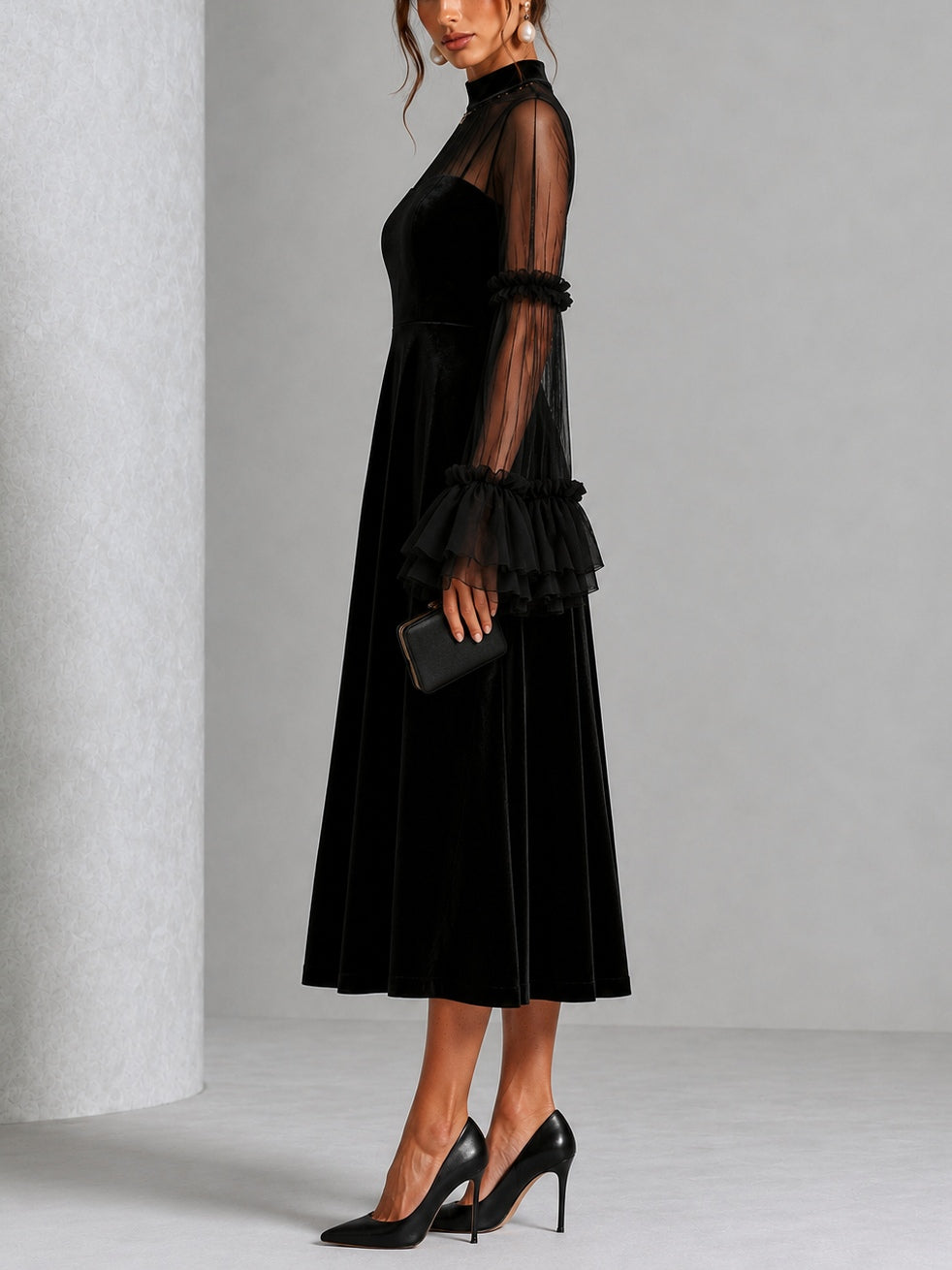 Lorena Vestido Midi Plisado de Terciopelo Negro y Malla Transparente Combinados