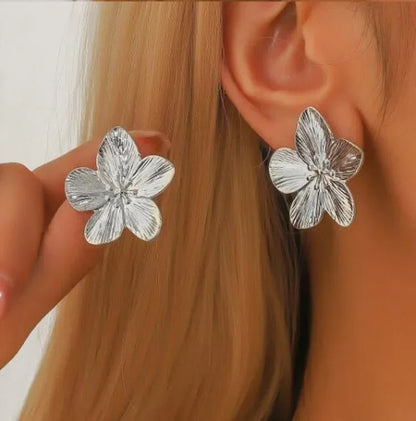 Pendientes Aveline Flor Dorada