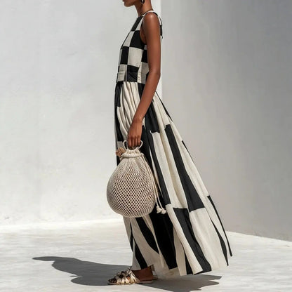 Noa Vestido Maxi Geométrico en Blanco y Negro