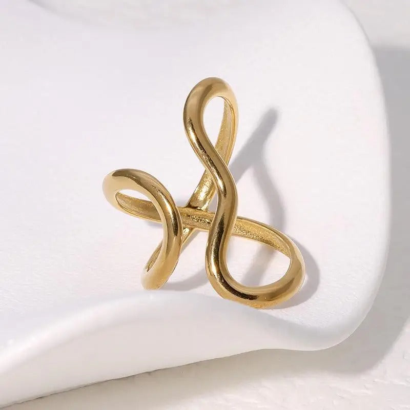 Lucía Anillo Dorado de Acero Inoxidable con Baño PVD de Oro 18K
